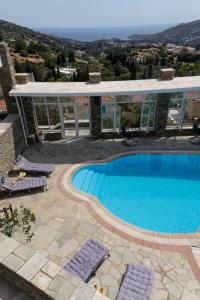 Bazén v ubytování Perla Pool Hotel Andros nebo v jeho okolí