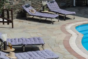 Bazén v ubytování Perla Pool Hotel Andros nebo v jeho okolí