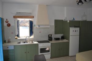 Kuchnia lub aneks kuchenny w obiekcie Seafront Studio