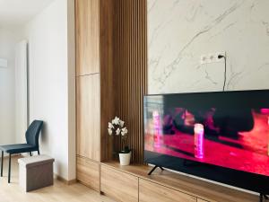 Μια τηλεόραση ή/και κέντρο ψυχαγωγίας στο CityLightsEuroveaTower