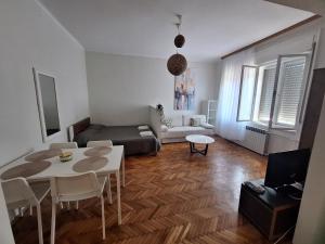 Χώρος καθιστικού στο Gorki NS +2 φωτογραφίες