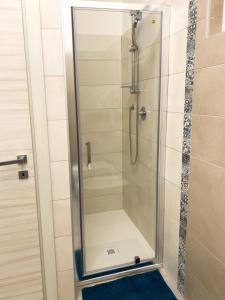 Kamar mandi di 2 min Metro C - Tor Vergata Uni - Parking Priv