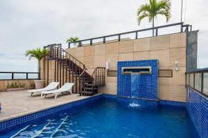 A piscina localizada em Oceano Copacabana Hotel ou nos arredores