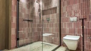 Photo de la galerie de l'établissement The Red - a GiGi Residence, à Mājid Abū Zayd 22 autres photos