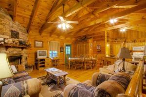 Χώρος καθιστικού στο Saddle Ridge