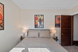 Ένα ή περισσότερα κρεβάτια σε δωμάτιο στο 5 Bedrooms I Pet Friendly I Sleeps 12