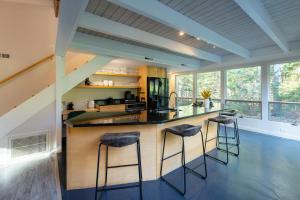 Kuchyň nebo kuchyňský kout v ubytování Dog-Friendly Eastman Community Resort