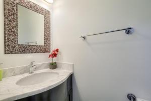 Φωτογραφία από το άλμπουμ του The Elegant 3 Bedroom Residence σε Barrie