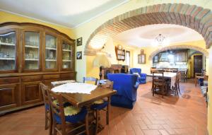 Amazing Home In Cortona的休息区