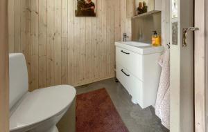 Gorgeous Home In Jonstorp With Wifi的一间浴室