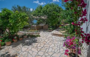 Zahrada ubytování 1 Bedroom Nice Apartment In Krusevo