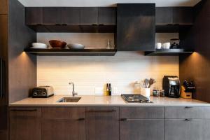 Køkken eller tekøkken på 230 LakeLodge condo