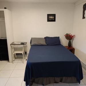 Postel nebo postele na pokoji v ubytování Montego Bay Garden Studio