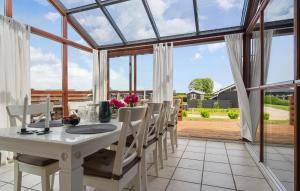 Μπαλκόνι ή βεράντα στο Amazing Home In Sjølund With Wifi