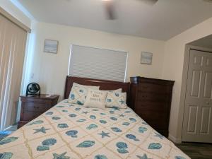 Cama o camas de una habitación en Oceanfront 2br2b, Ocean Views, Heated Pool, Spa