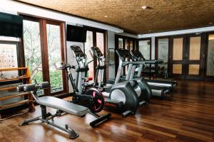 Fitness centrum a/nebo fitness zařízení v ubytování Rama Beach Resort and Villas