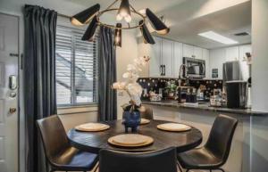 Køkken eller tekøkken på Smoky Mountain Luxurious Serenity