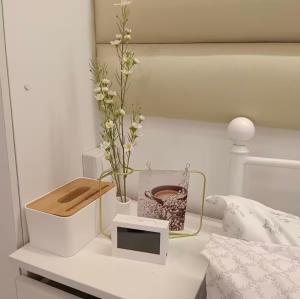 2BR Condo with Free Pool Access and Wifi客房内的一张或多张床位