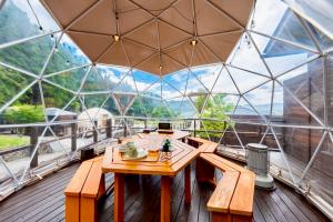 Příroda nedaleko luxury tent