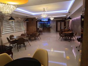 Gallery image of Hostal Mar Ed in Santa Cruz de la Sierra +26 photos