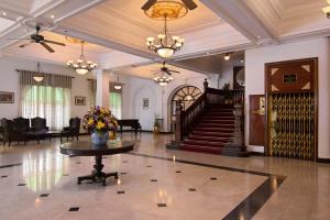 Vstupní hala nebo recepce v ubytování Queen's Hotel + 27 fotografií
