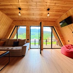 Posezení v ubytování A-frame Wonder