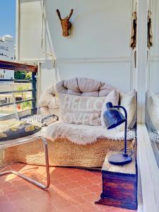 Część wypoczynkowa w obiekcie Santa Clara cozy Sea view Studio