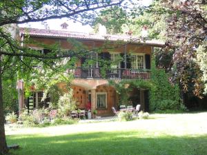 A garden outside Il Faggio Rosso