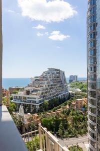 شقة فيريا في أوديسا: منظر من الشرفة على مبنى