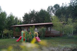 Plac zabaw dla dzieci w obiekcie Agroturystyka Sominy Piotr