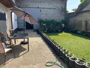 Un jardín fuera de Appartement Ferienwohnung LANG