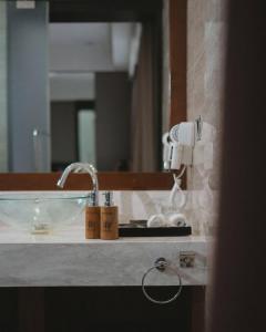 Koupelna v ubytování De Atlantiis Suites Near IGI Airport