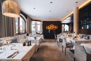 A seating area at Boutique Hotel Mandarfnerhof