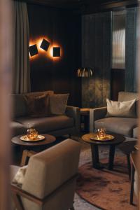 A seating area at Boutique Hotel Mandarfnerhof