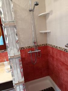 Un baño de Posada Peñarubia