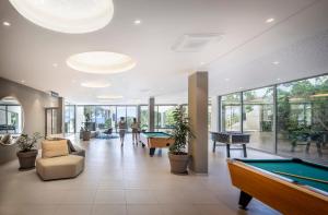 Ein Billardtisch in der Unterkunft Maistra Select Mlini Villas and Apartments