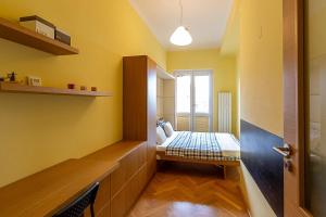 Postel nebo postele na pokoji v ubytování Sunny apartment