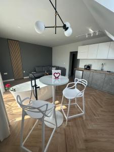 Kuchyň nebo kuchyňský kout v ubytování Студио с вана и гледка в "The House" с Термална зона