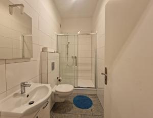 Ένα μπάνιο στο VS Workers Apartment T1-6 +62 φωτογραφίες