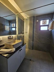 Gallery image of Luxury 4BHK in Greater Noida - 5 Min to India Expo in Greater Noida