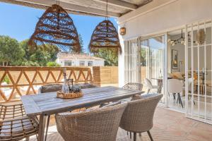 Balkón alebo terasa v ubytovaní Stunning townhouse with pool in Riviera del Sol by Costarentals - Ref 199