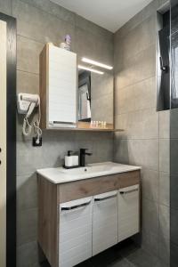 Kuhinja oz. manjša kuhinja v nastanitvi Vision apartmani Goč