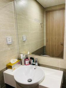 Ένα μπάνιο στο Căn hộ Vinhomes 2BR view sông Đồng Nai