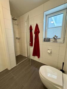 Koupelna v ubytování Aquamarin Ostseetraumsuite 02