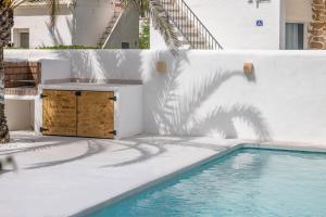 Bazén v ubytování Urbanización El Oasis, 20 Villas en 1ª Línea Playa nebo v jeho okolí