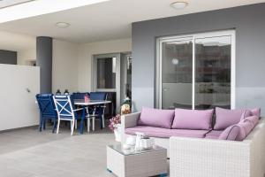 Posezení v ubytování Eden Rentals Maday Home