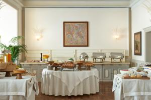 Comida no hotel ou em algum lugar perto