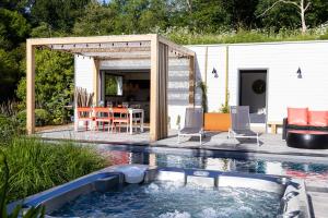 Piscine de l'établissement Villa Uhaïna ou située à proximité