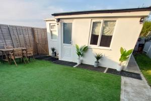 Κήπος έξω από το 1 Bed-Sleeps 4-Private Garden-Free Parking +3 φωτογραφίες
