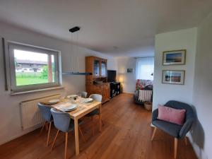 Η κουζίνα ή μικρή κουζίνα στο Ferienhaus Stöttham-Chiemsee